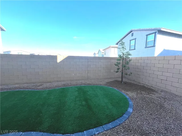 $2,200 | 510 Golden Cardinal Avenue, Henderson, NV 89011