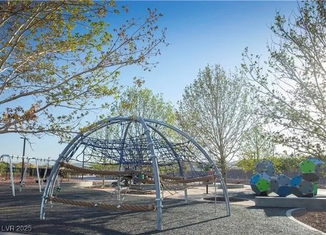 $2,200 | 510 Golden Cardinal Avenue, Henderson, NV 89011