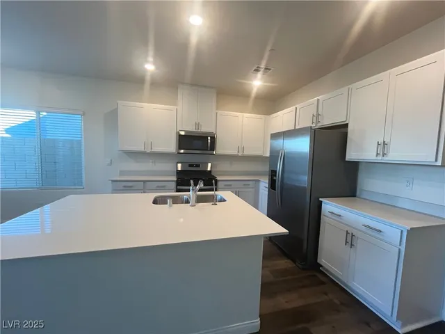 $2,200 | 510 Golden Cardinal Avenue, Henderson, NV 89011