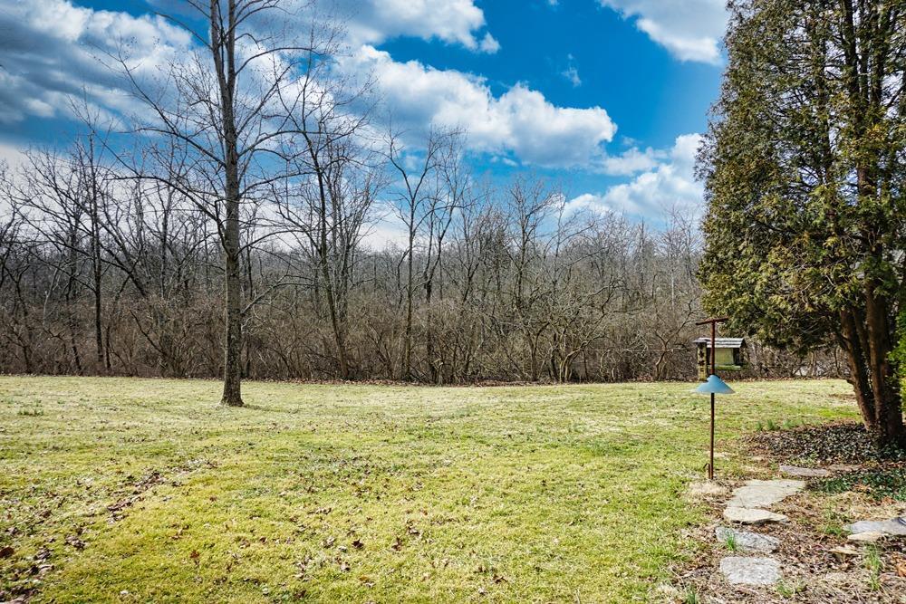1545 Covered Bridge Road Cincinnati, OH 45231 - Photo 17 of 18