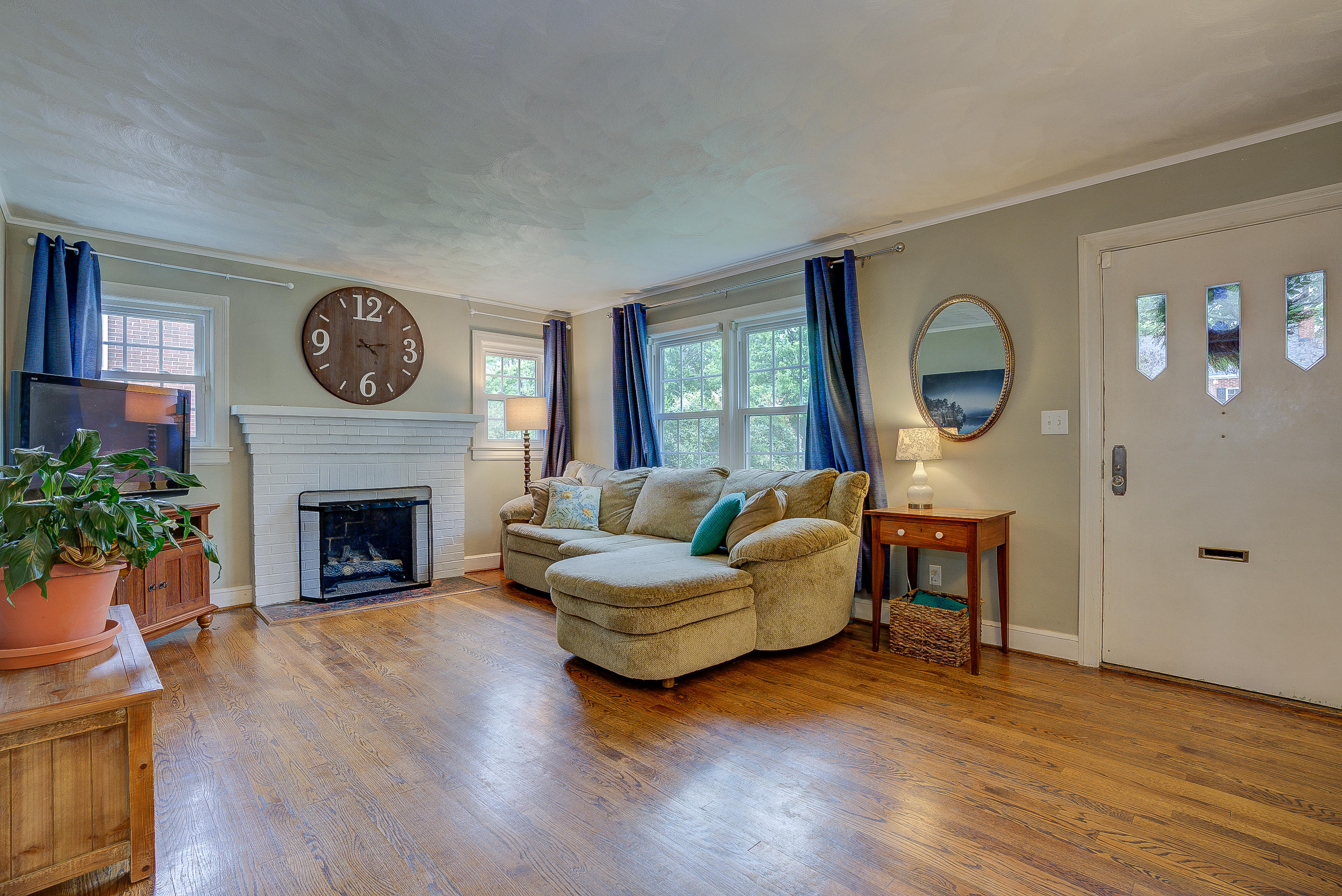 2327 Howard Road Southwest Roanoke, VA 24015 - Photo 11 of 28 156