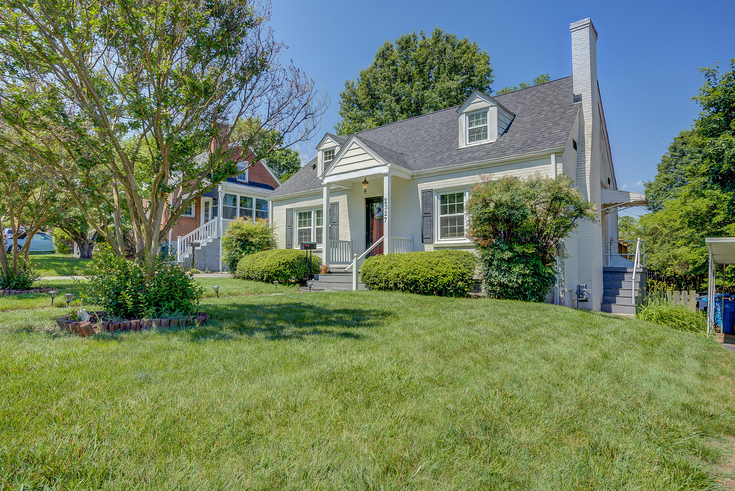 2327 Howard Road Southwest Roanoke, VA 24015 - Photo 8 of 28 14