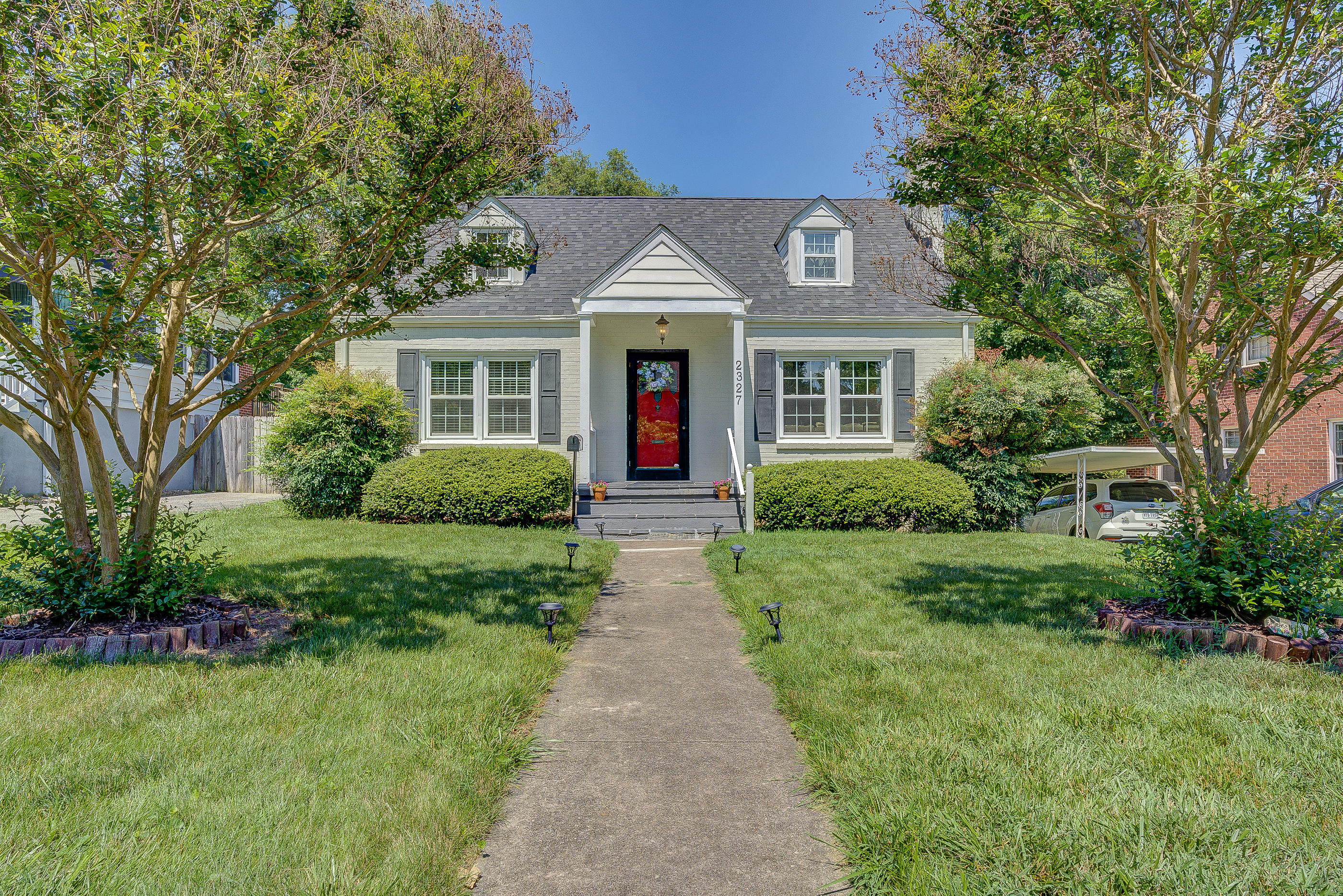 2327 Howard Road Southwest Roanoke, VA 24015 - Photo 9 of 28 15