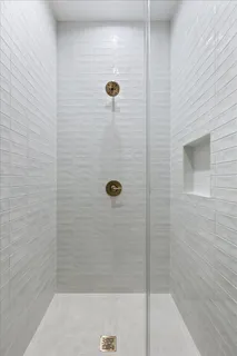 a view of backyard with pathway