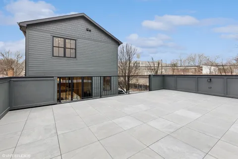 a view of terrace with sky view