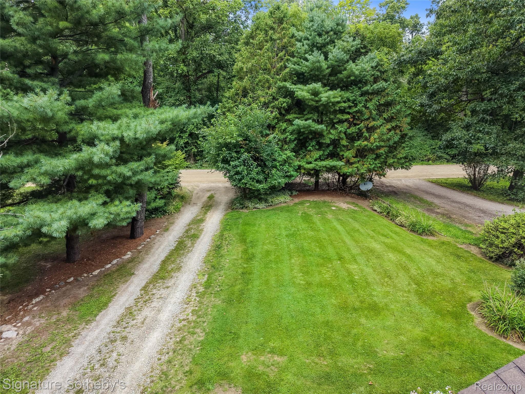 4137 West Allen Road Howell, MI 48855 - Photo 27 of 37 View of front yard from deck