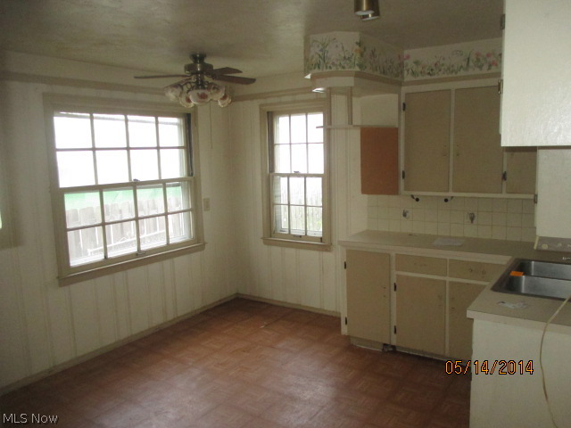 7615 Snow Road Cleveland, OH 44129 - Photo 8 of 14