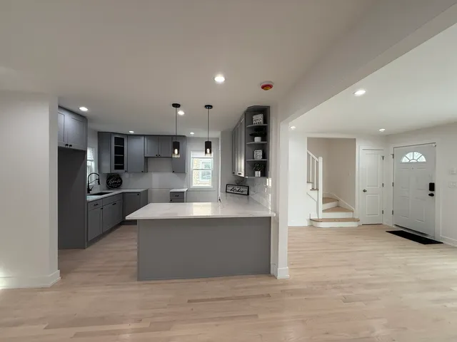 $2,500 | 9304 South Justine Street, Chicago, IL 60620