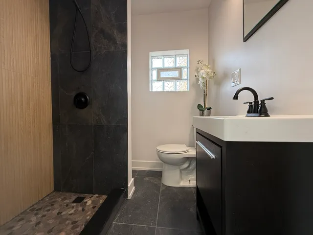 $2,500 | 9304 South Justine Street, Chicago, IL 60620