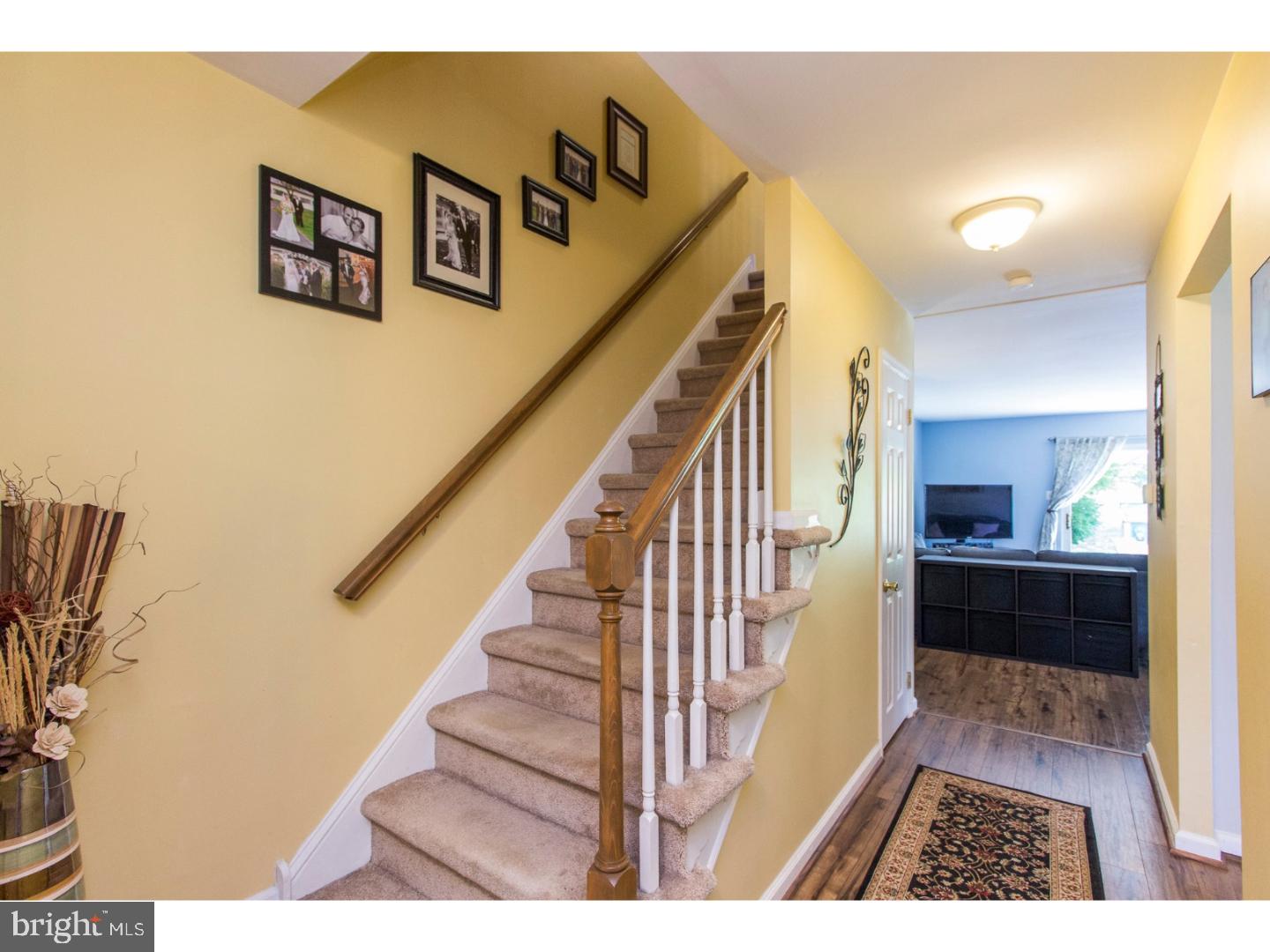 127 Pembroke Court Exton, PA 19341 - Photo 2 of 23 Foyer