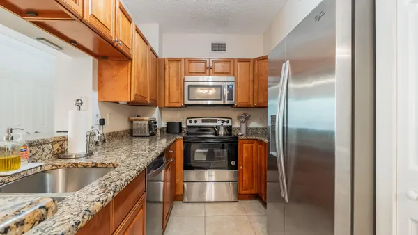$2,700 | 11737 West Atlantic Boulevard, Unit 621, Coral Springs, FL 33071
