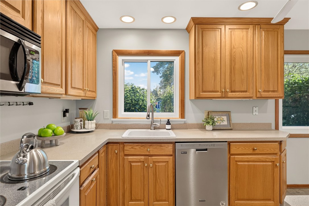 97 Fox Chapel Road Henrietta, NY 14467 - Photo 8 of 40 Gallery Image 8