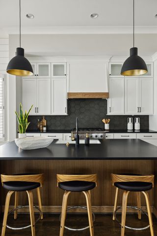 $2,300,000 | 2116 19th Avenue South, Nashville, TN 37212