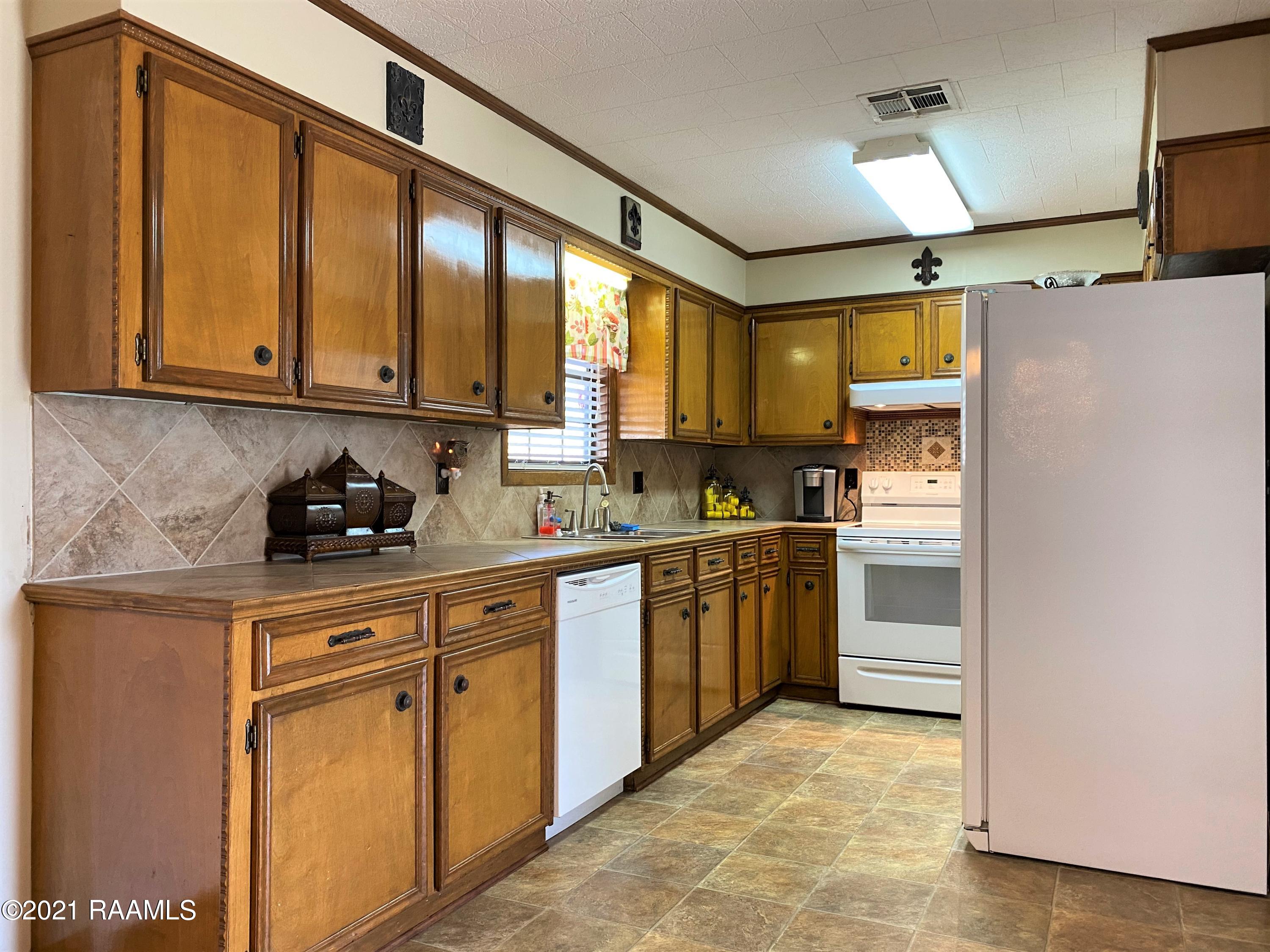 341 Pavy Road Opelousas, LA 70570 - Photo 4 of 22 Gallery Image 4