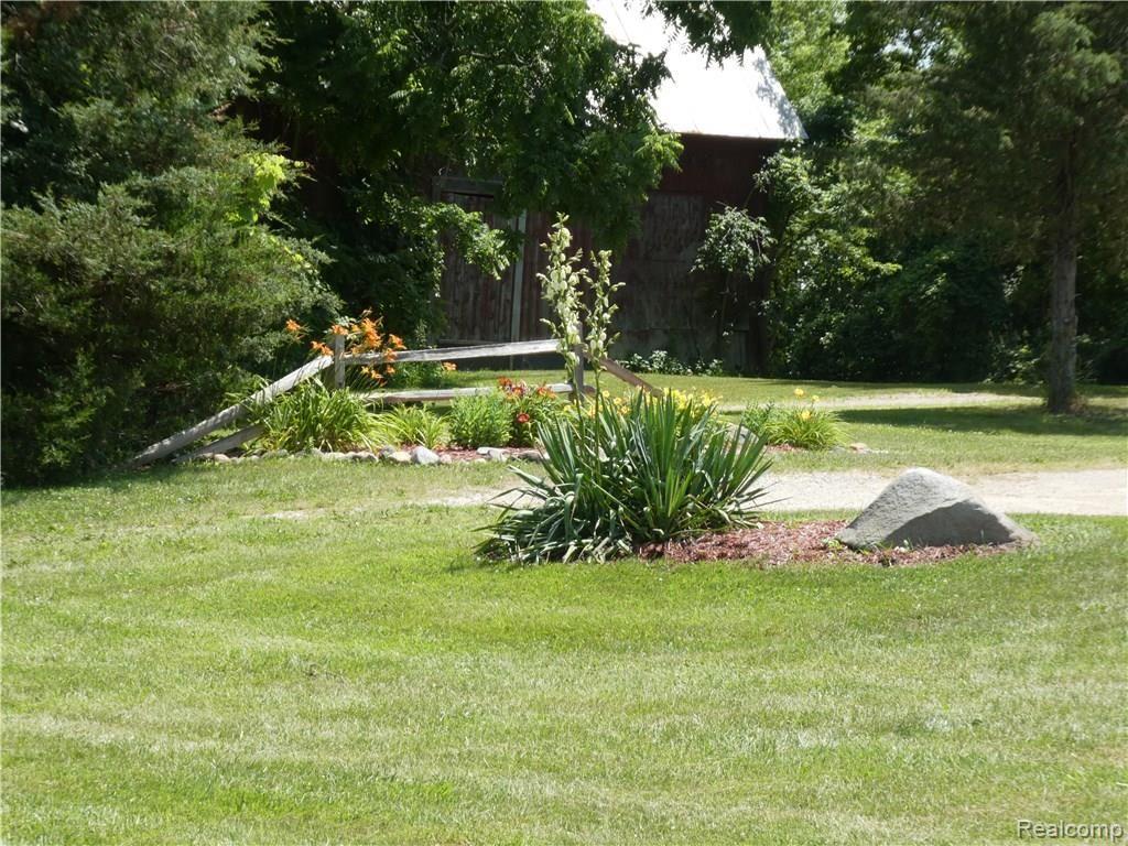 9090 West Sargent Road Fowlerville, MI 48836 - Photo 35 of 37 P1000016.JPG