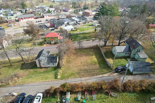 $9,900 | 205 2nd Main Street, Elroy, WI 53929