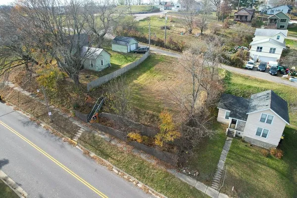 $9,900 | 205 2nd Main Street, Elroy, WI 53929