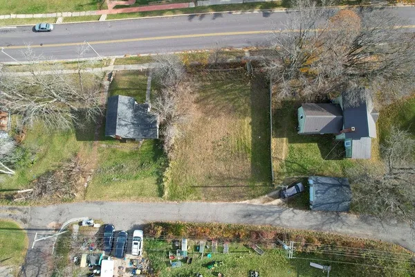 $9,900 | 205 2nd Main Street, Elroy, WI 53929