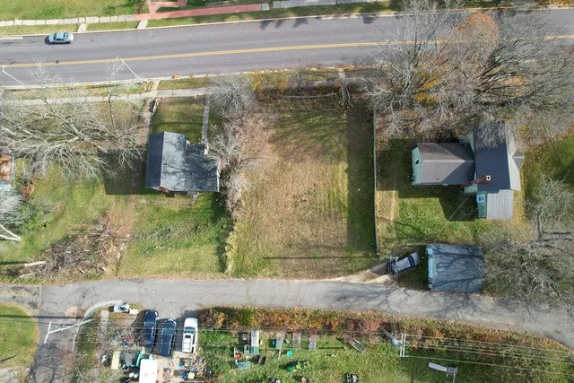 $9,900 | 205 2nd Main Street, Elroy, WI 53929