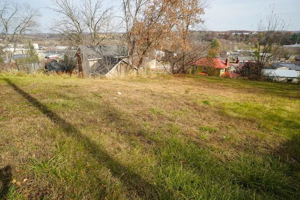 $9,900 | 205 2nd Main Street, Elroy, WI 53929