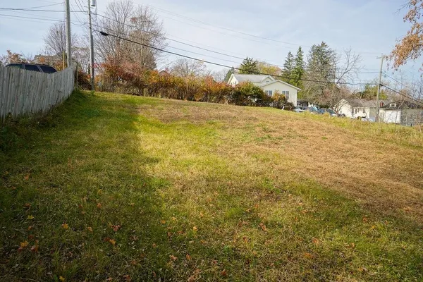 $9,900 | 205 2nd Main Street, Elroy, WI 53929