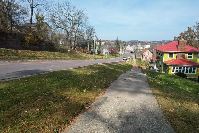 $9,900 | 205 2nd Main Street, Elroy, WI 53929