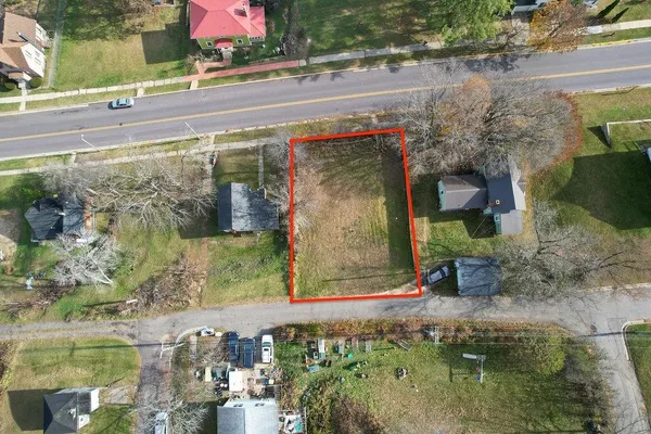 $9,900 | 205 2nd Main Street, Elroy, WI 53929