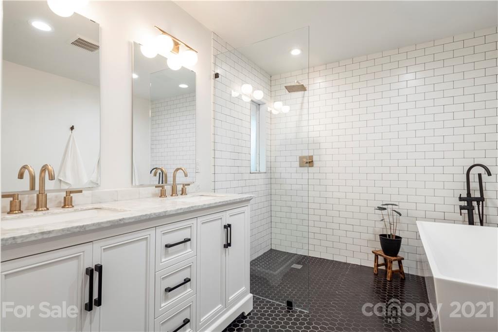 226 Post Oak Road Charlotte, NC 28270 - Photo 16 of 35 Gallery Image 16
