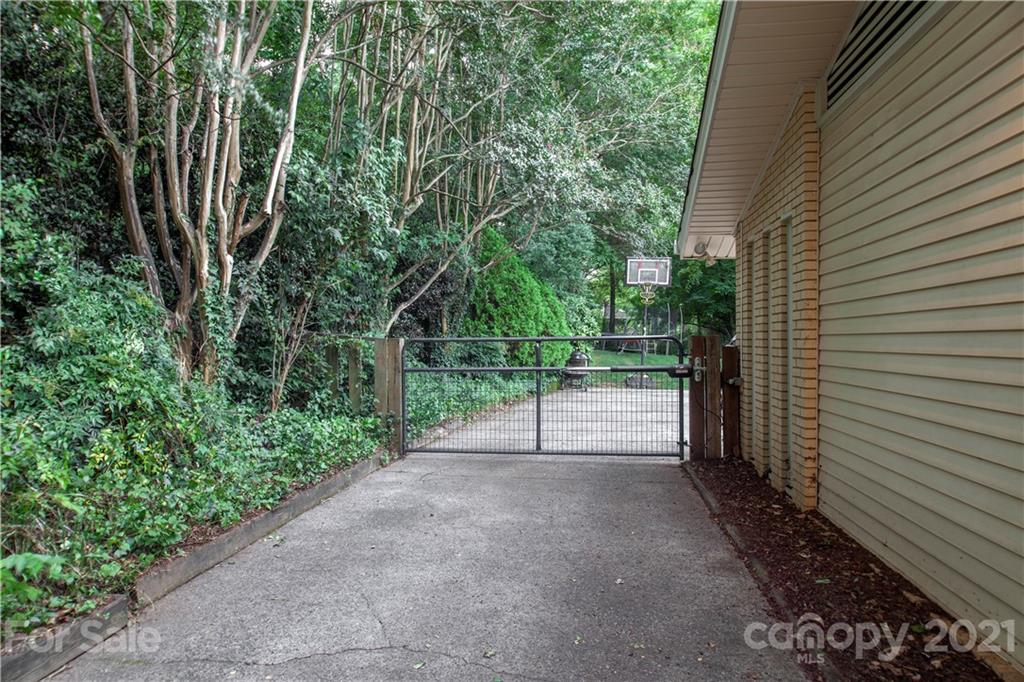 226 Post Oak Road Charlotte, NC 28270 - Photo 34 of 35 Gallery Image 34