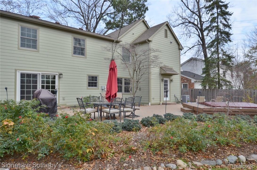1860 Yorkshire Road Birmingham, MI 48009 - Photo 39 of 48 42 - back of home.JPG