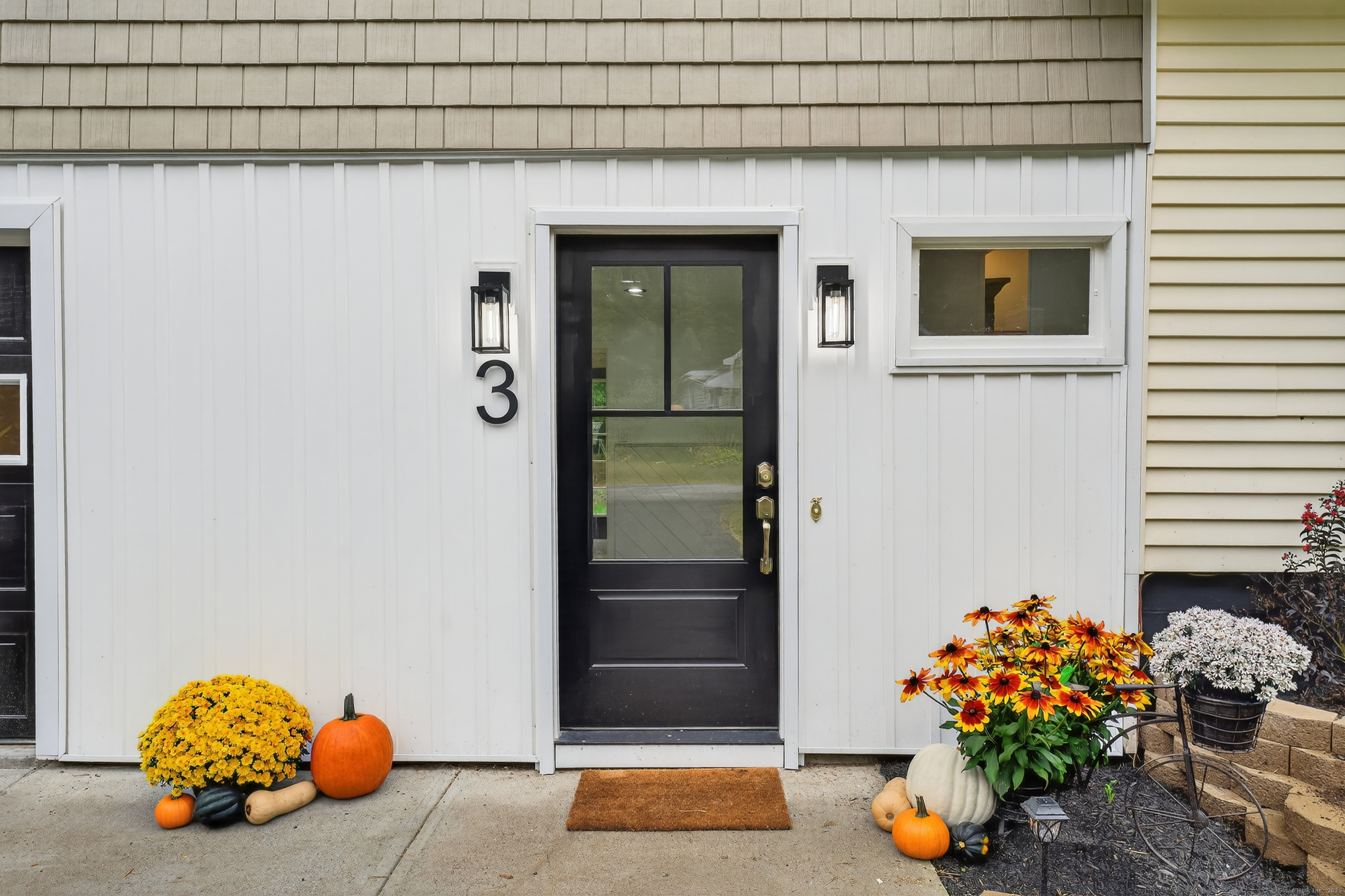 3 Webster Drive 1 Preston, CT 06365 - Photo 16 of 37 a front view of a house