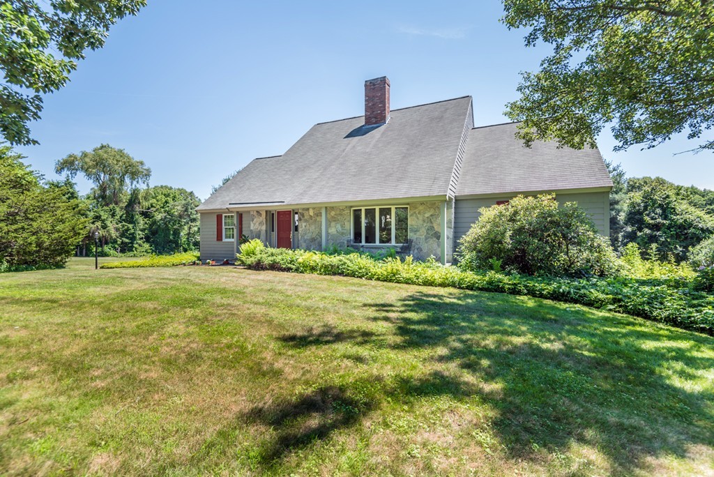 92 Dascomb Road Andover, MA 01810 - Photo 2 of 30 Gallery Image 2
