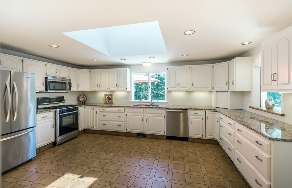 92 Dascomb Road Andover, MA 01810 - Photo 7 of 30 Gallery Image 7