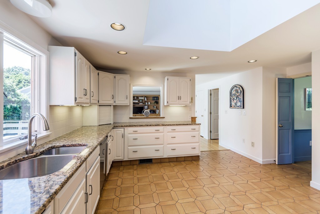 92 Dascomb Road Andover, MA 01810 - Photo 10 of 30 Gallery Image 10