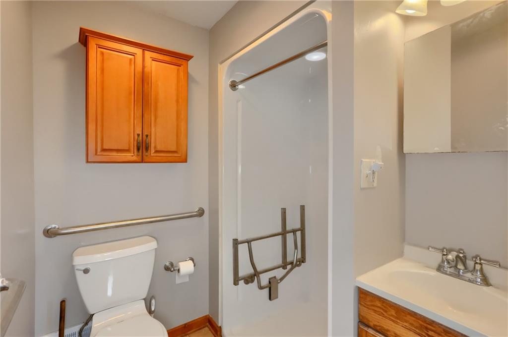1550 Glenn Way McKees Rocks, PA 15136 - Photo 17 of 30