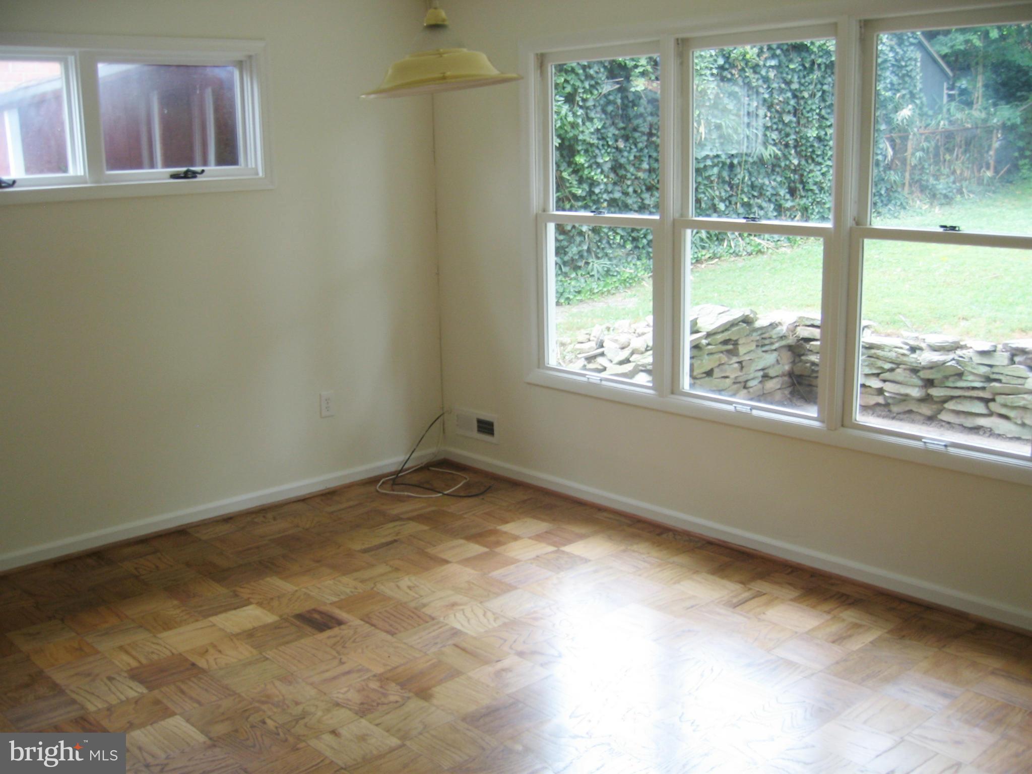 12805 Crisfield Road Silver Spring, MD 20906 - Photo 15 of 24 Dining Room