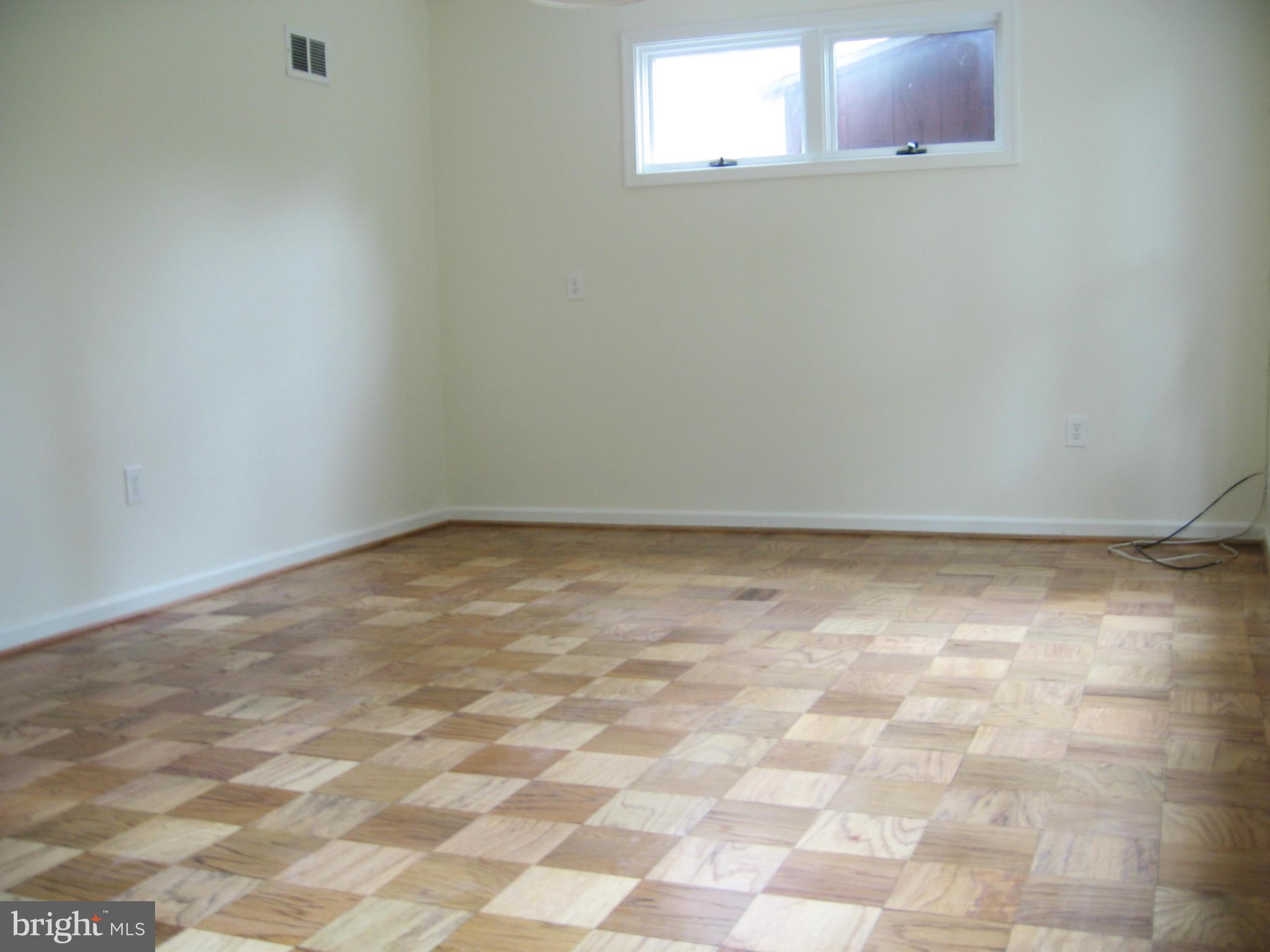12805 Crisfield Road Silver Spring, MD 20906 - Photo 16 of 24 Dining Room