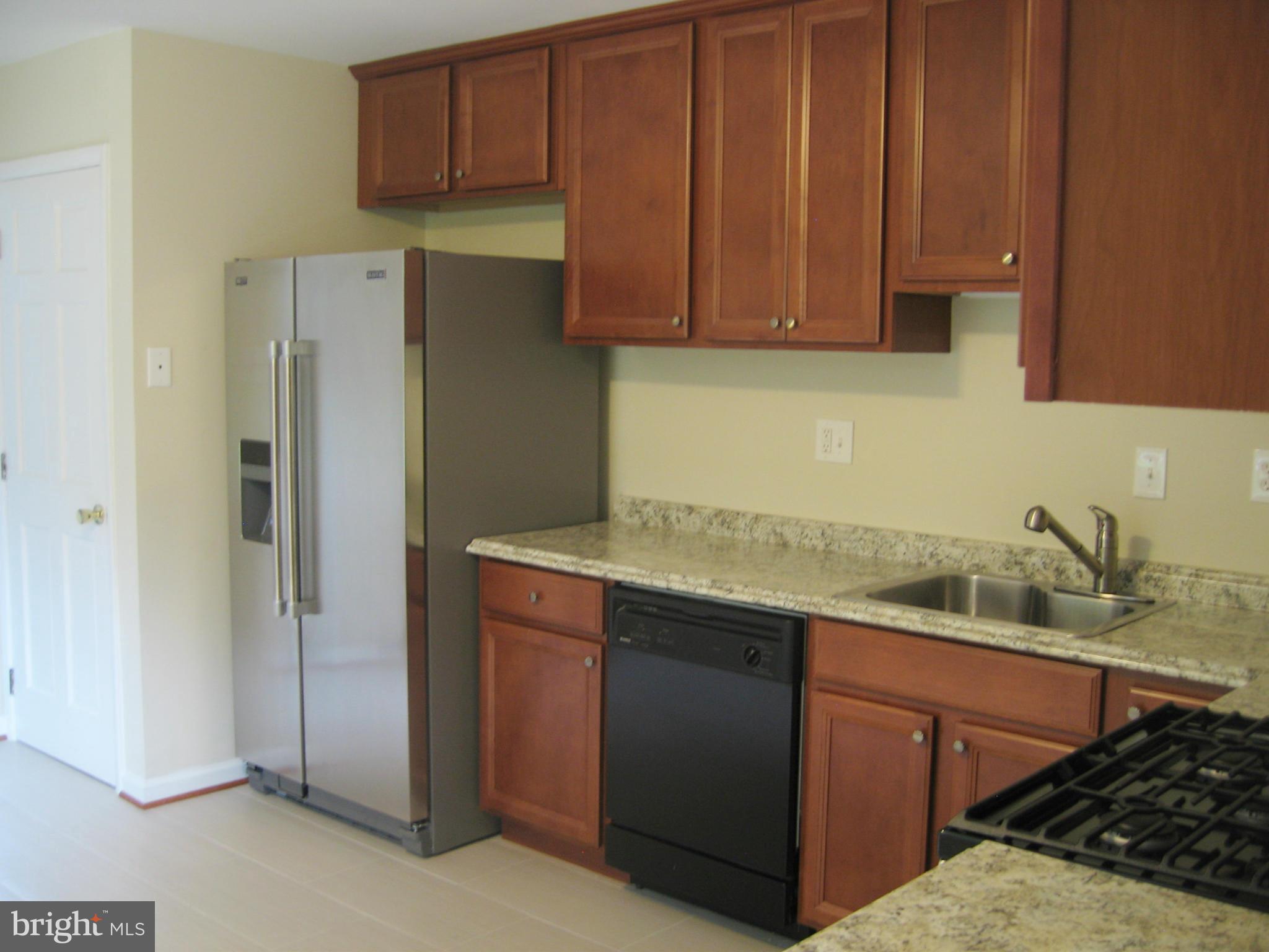 12805 Crisfield Road Silver Spring, MD 20906 - Photo 2 of 24 Kitchen