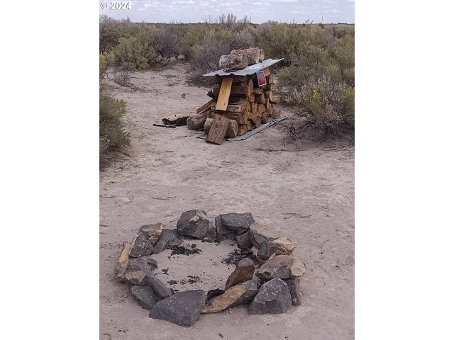 $58,000 | Old Lake Road, Christmas Valley, OR 97641