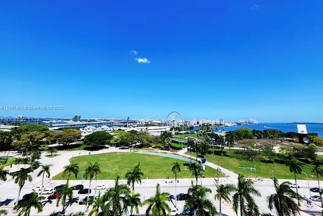 $575,000 | 253 Northeast 2nd Street, Unit 3202, Miami, FL 33132