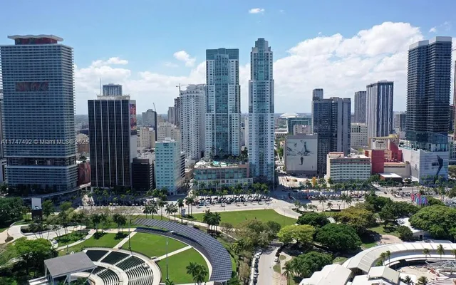 $575,000 | 253 Northeast 2nd Street, Unit 3202, Miami, FL 33132