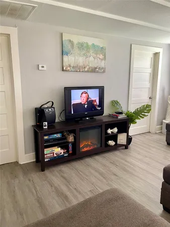 $1,570 | 500 North 8th Street, Richmond, TX 77469