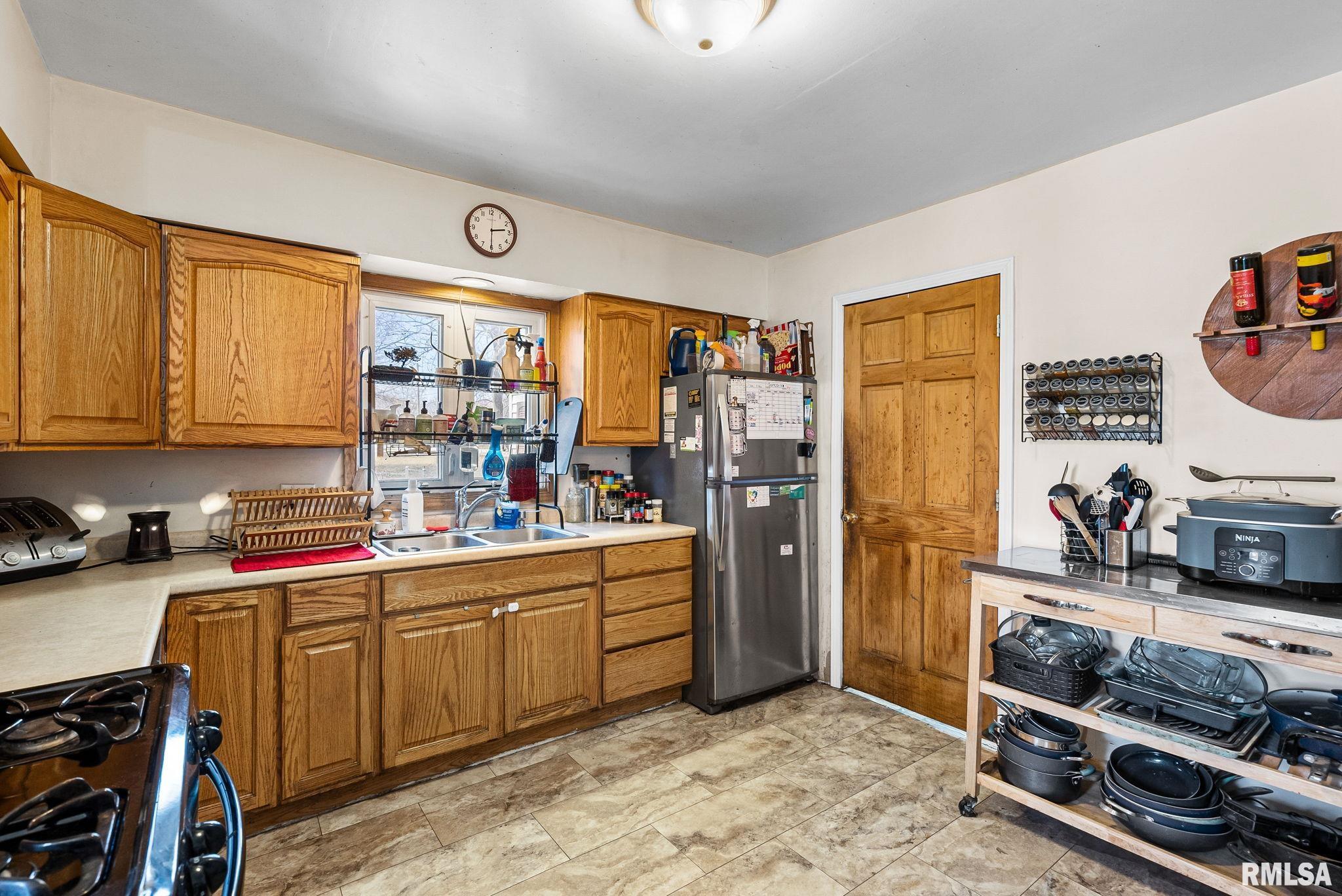 217 North 5th Avenue New Windsor, IL 61465 - Photo 12 of 34