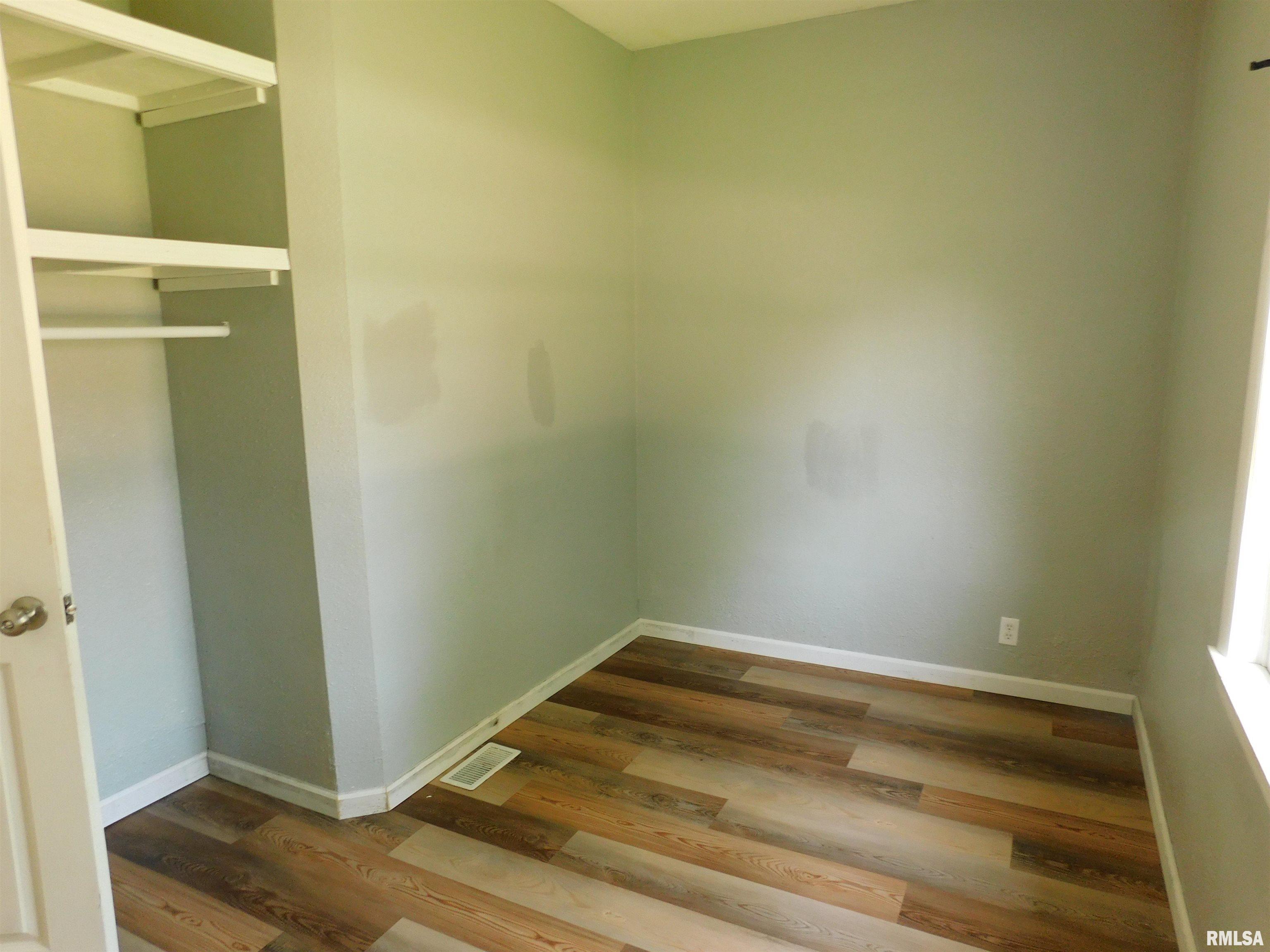 217 North 5th Avenue New Windsor, IL 61465 - Photo 15 of 34