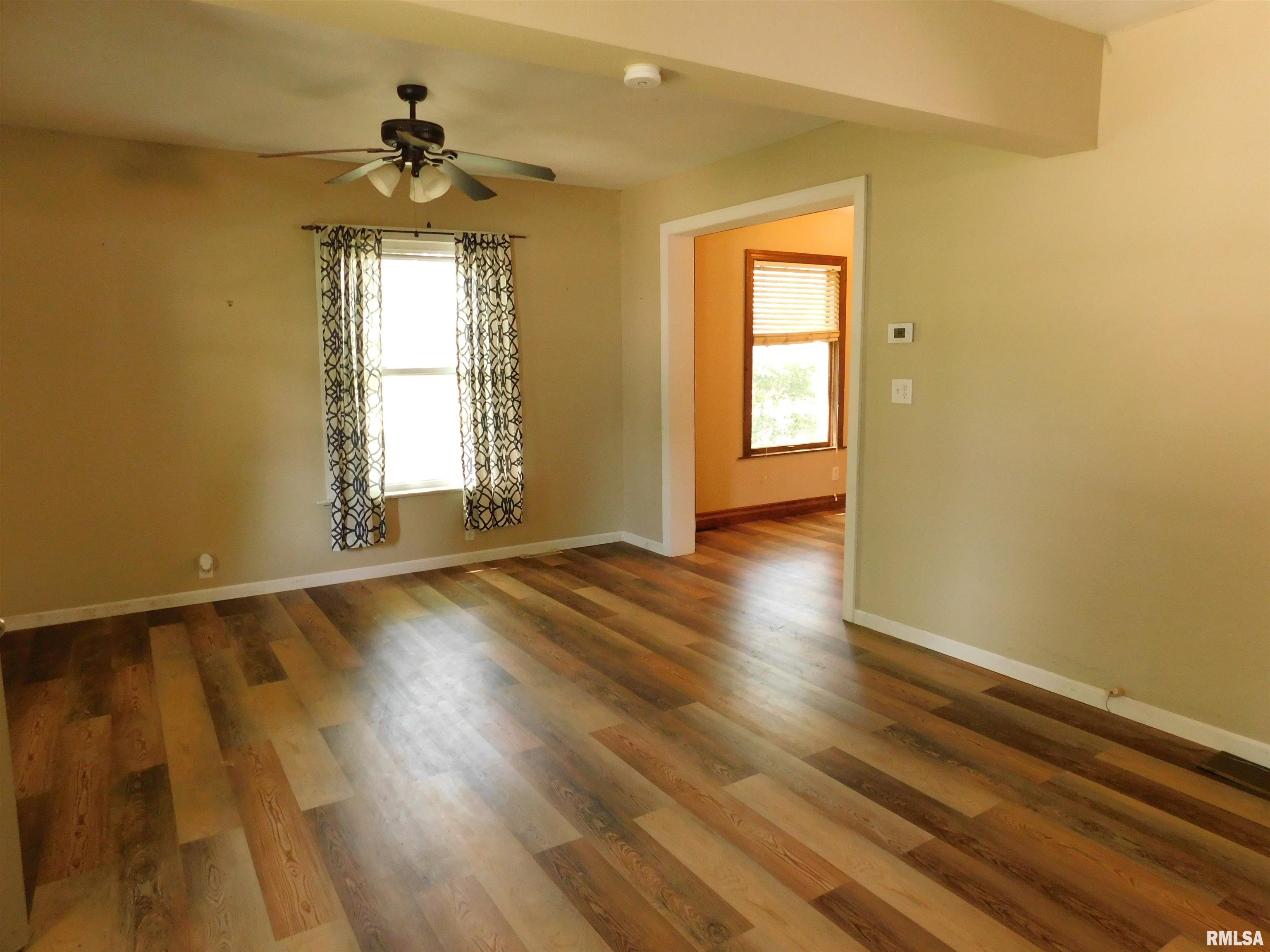 217 North 5th Avenue New Windsor, IL 61465 - Photo 6 of 34