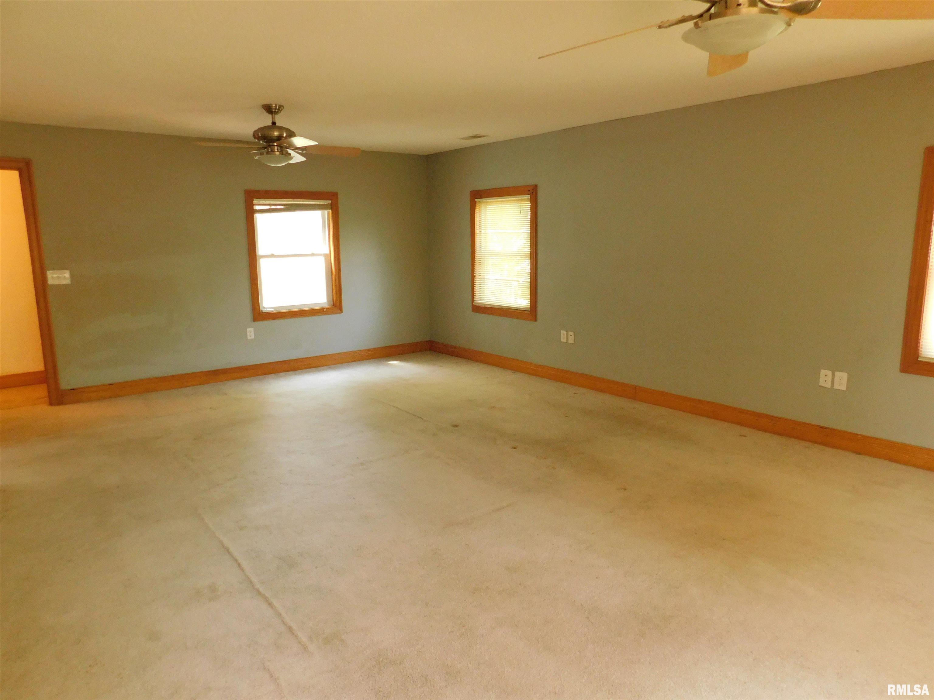 217 North 5th Avenue New Windsor, IL 61465 - Photo 8 of 34