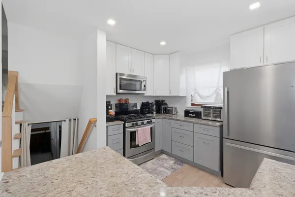 $3,200 | 1506 West Palm Drive, Mount Prospect, IL 60056