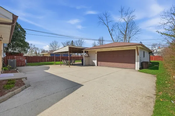 $3,200 | 1506 West Palm Drive, Mount Prospect, IL 60056