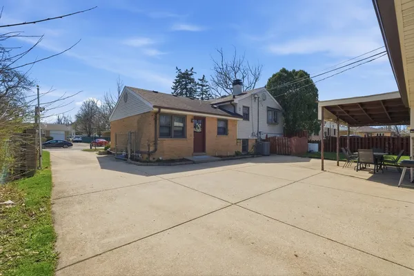 $3,200 | 1506 West Palm Drive, Mount Prospect, IL 60056