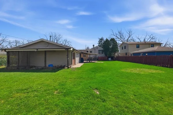 $3,200 | 1506 West Palm Drive, Mount Prospect, IL 60056